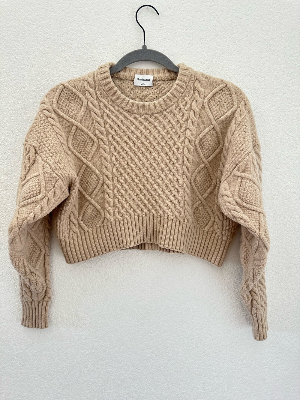 Aritzia Sunday Best Peggy Cropped Cable Knit Sweater XS Oatmeal Merino Wool Tan